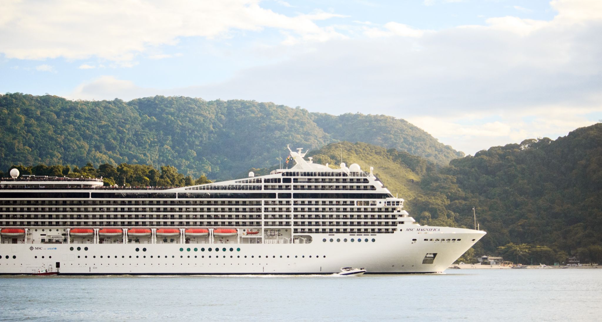Cruise, Violet Glenton